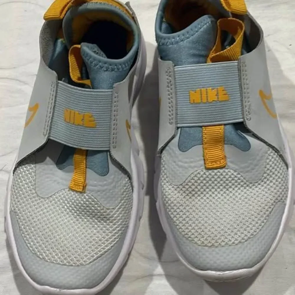 Shoes kids size 12C Nike Flex Runner Kids Shoes